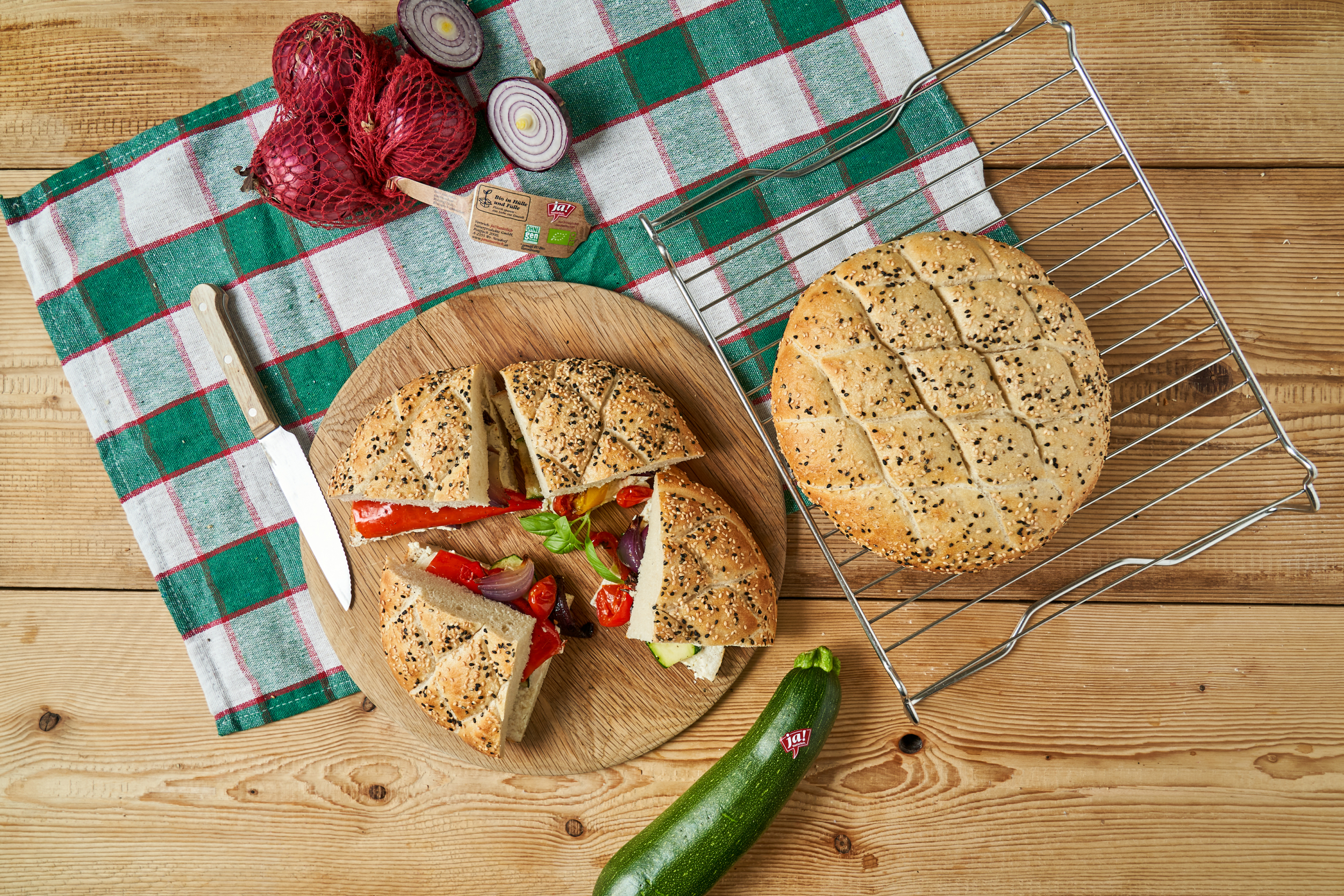 Fladenbrot mit gegrilltem Gemüse