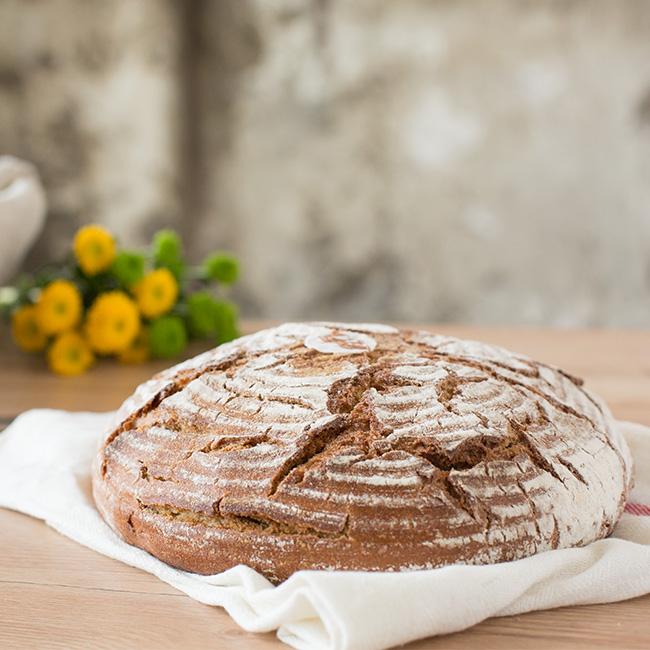 Wir backen unser Bio-Brot nach dem Reinheitsgebot!