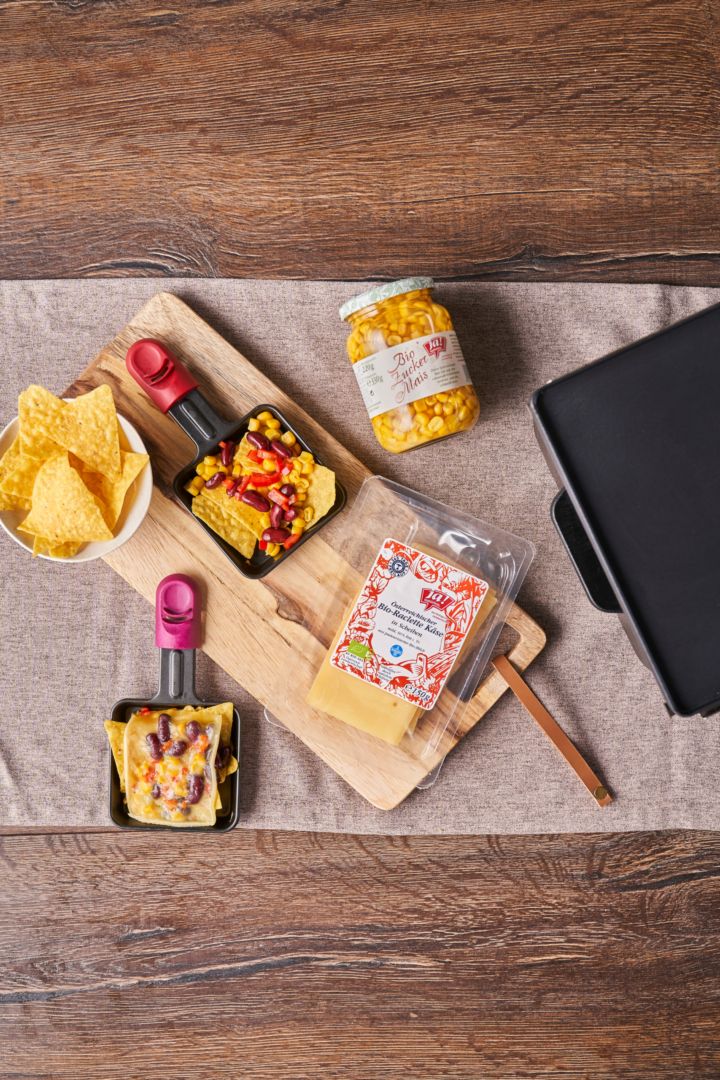 Mexikanisches Raclette mit Nachos, Bohnen und Mais