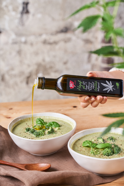 Geröstete Karfiolsuppe mit Hanföl