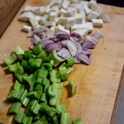 Bio-Wiesenhendl mit Pilzjus & knusprigem Bio-Seewinkler Reis