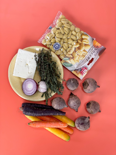 Gnocchi-Bowl rote Rübe Feta