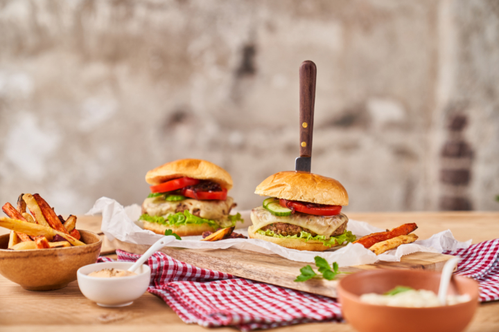 Burger mit Faschiertem-Kräuterseitling-Patty