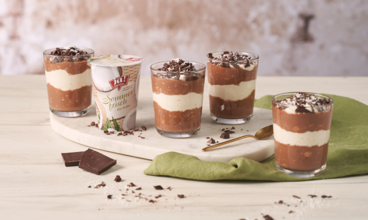 Schoko Bounty im Glas mit Kokosjoghurt