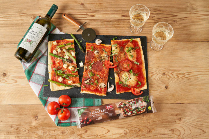 Selbstgemachte Pizza Dreierlei