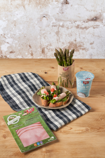 Baguette mit Leberkäse und Spargel