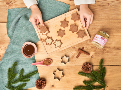 mit Ja! Natürlich Mandelmus weiß oder Ja! Natürlich Edelbitter Schokolade verzieren oder zusammenkleben