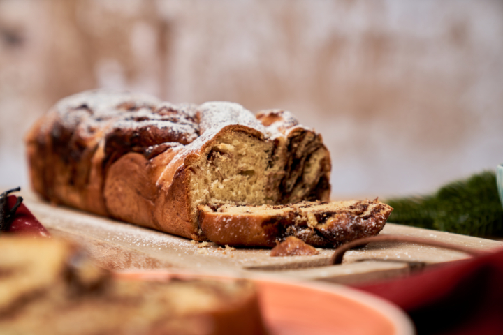Babka mit Schoko-Erdbeer Füllung