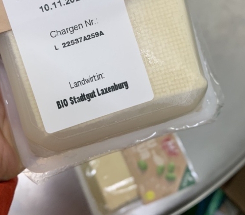 Ja! Natürlich Bio-Tofu vom BIO-Stadtgut Laxenburg.