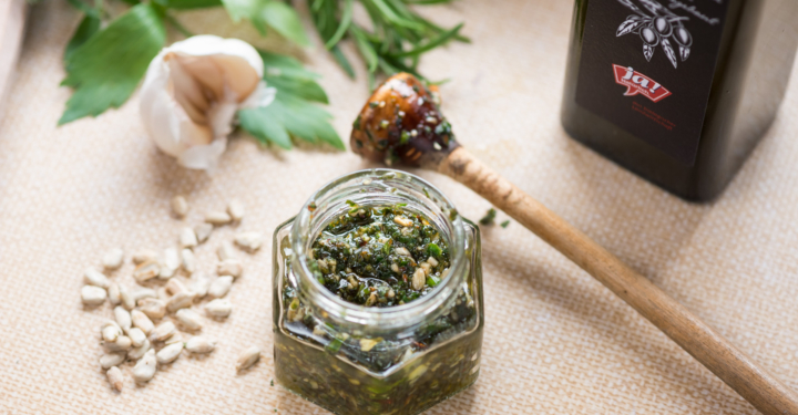Wildkräuterpaste mit Löwenzahn