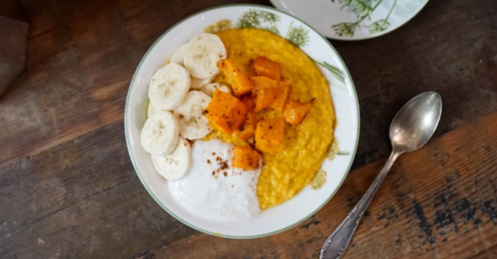 Aus der Frühstückspension: Hirse-Kürbis-Porridge