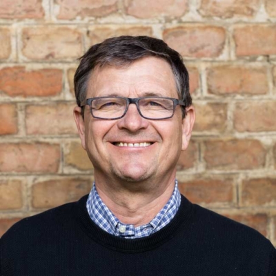 Markus Brandenstein: Baut im Marchfeld weißen Bio-Spargel und Bio-Karotten an