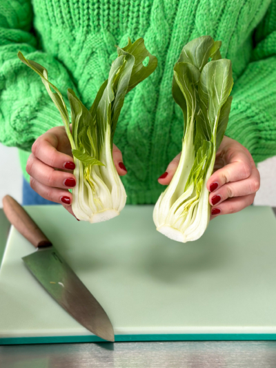 Pak Choi scharf von beiden Seiten anbraten