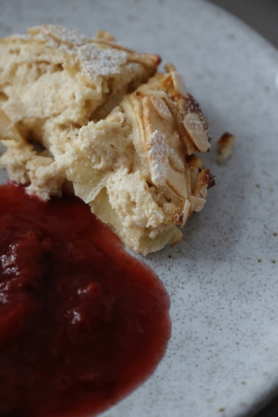 Apfel-Topfen-Grieß-Auflauf mit Mandelsplitter | Rezept – Ja! Natürlich