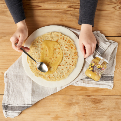 Vegane Palatschinken mit Apfelmus
