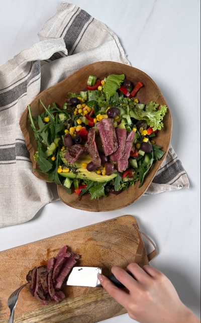 Frühlingssalat mit Steak Streifen