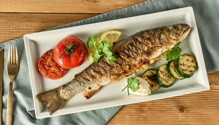 Gegrillter Bio-Bachsaibling