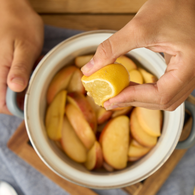 Gefüllter Crepe mit Apfelsorbet