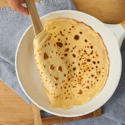 Gefüllter Crepe mit Apfelsorbet