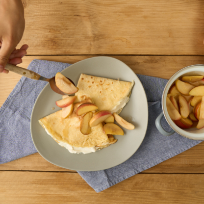 Gefüllter Crepe mit Apfelsorbet