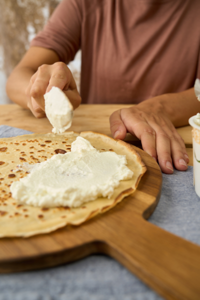 Gefüllter Crepe mit Apfelsorbet