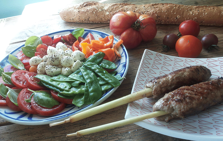 Kalbsfaschiertes auf Zitronengras-Spieß