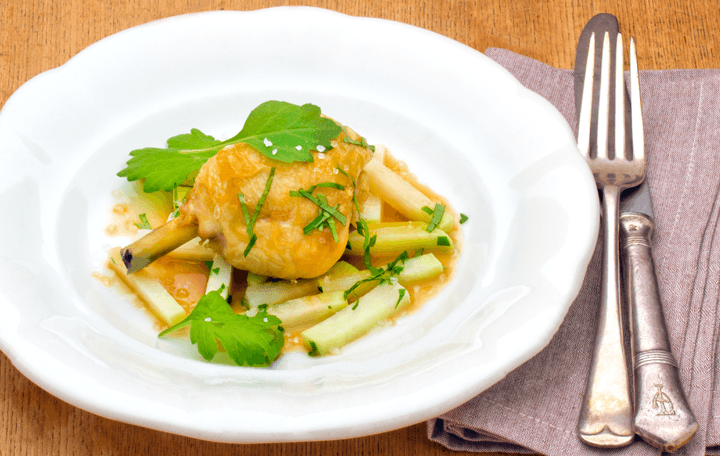 Hendlkeulen mit Beifuß glasiert und Kohlrabi