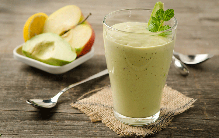 Buttermilch-Avocado-Apfel Smoothie