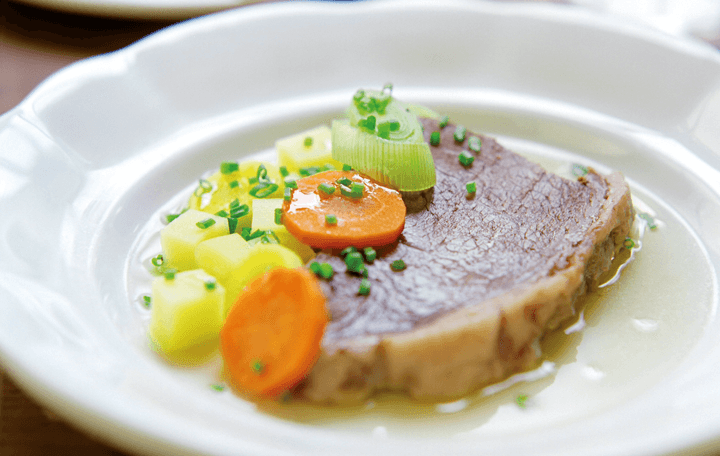 Gekochter Tafelspitz mit Bouillon-Erdäpfel