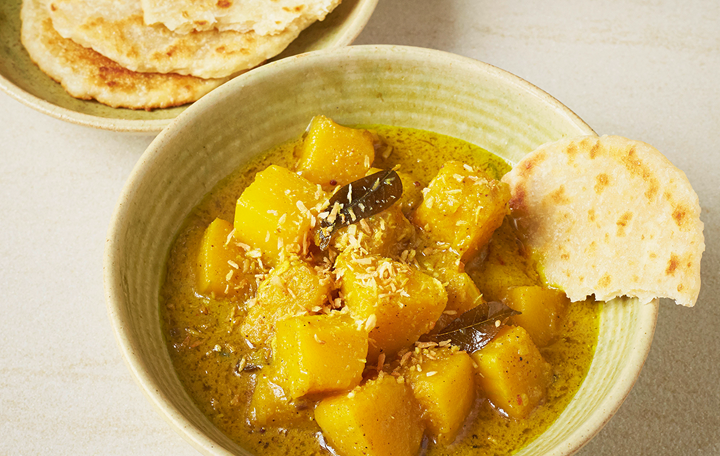 Kürbis-Curry mit Kokos-Roti