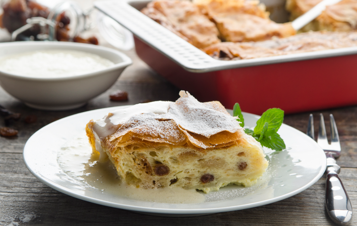 Überbackener Mandel-Milchrahmstrudel