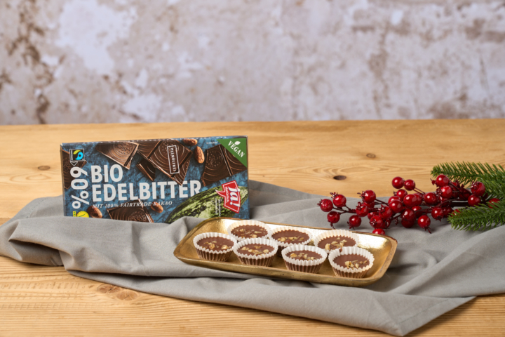 Vegane Bio-Pralinen mit dunkler Schokolade