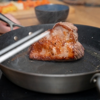 Geschmortes Weidejungrind mit Erdäpfel Pilz Roulade Marcel Drabits Ja! Natürlich