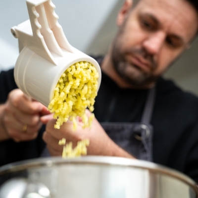 Geschmortes Weidejungrind mit Erdäpfel Pilz Roulade Marcel Drabits Ja! Natürlich