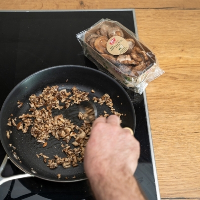 Geschmortes Weidejungrind mit Erdäpfel Pilz Roulade Marcel Drabits Ja! Natürlich