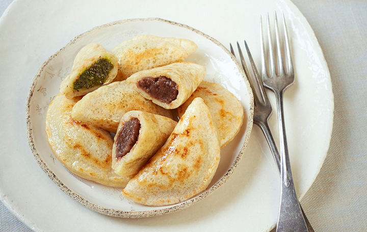 Nusstaschen mit Blütensirup