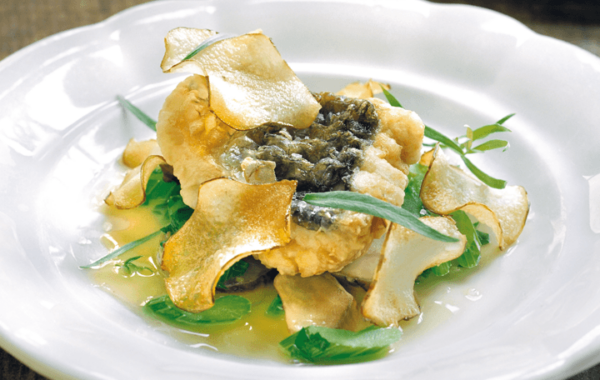 Knuspriger Karpfen auf Sellerie-Topinamburgemüse