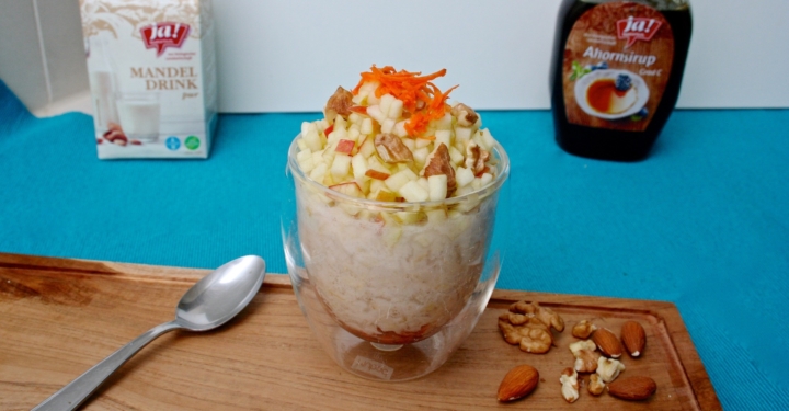 Süßes Reisfrühstück im Glas