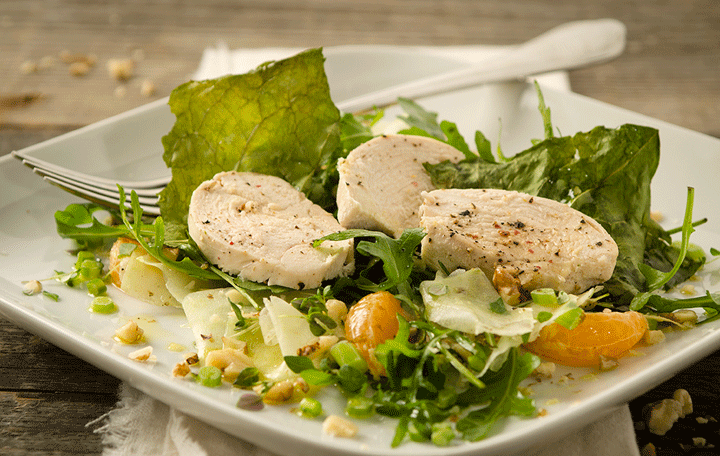Clementinen-Kohlrabi-Thymian Salat mit gedämpfter Hühnerbrust