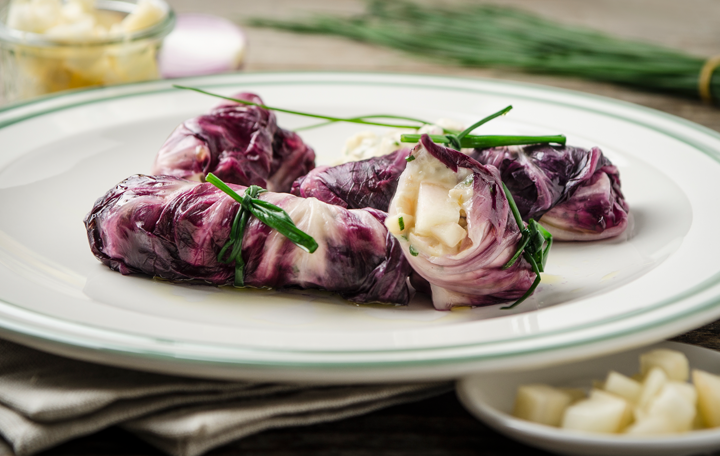 Radicchio-Rollen mit Räuchersaibling