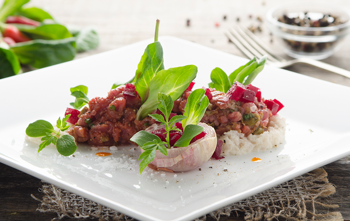 Beef Tatar vom Bio-Weidejungrind mit Rote-Rüben-Chutney