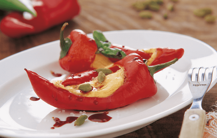 Gefüllter Paprika mit Roter-Rüben-Glace