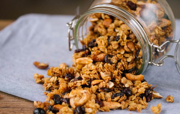 Hafergranola mit Cranberries & Cashews