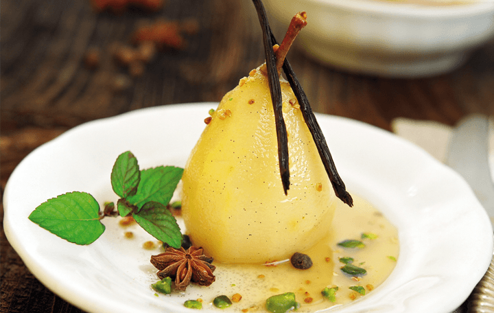 Gewürzbirne mit Krokant und Pistazien