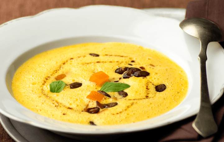 Kürbiscremesuppe mit eingelegtem Kürbis