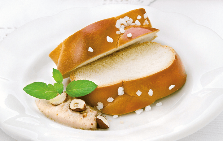 Butterstriezel mit Haselnussjoghurt