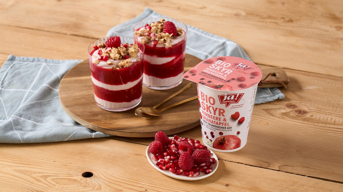 Skyr Creme mit karamellisierten Nüssen | Rezept – Ja! Natürlich