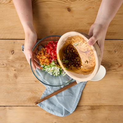 Mini-Krainer Rezept Step 2 - Ja! Natürlich, Dressing, Löffel