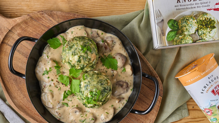 Spinat-Käse-Knödel mit Pilzragout