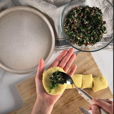 Erdäpfelknödel mit Spinat und Speckwürfel Rezept Step 3 - Ja! Natürlich